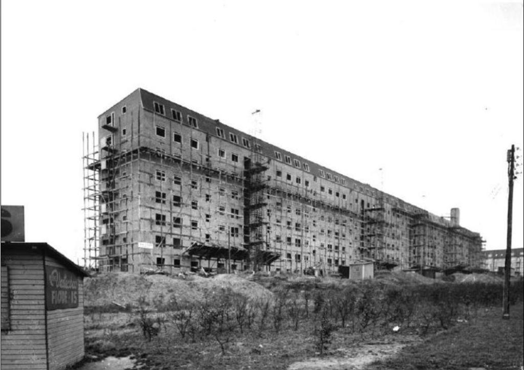 Dette billede har ingen alternativ tekst; filens navn er fuglsangs-alle-95-115-ishus-1954-ukendt-fotograf-aarhusbilleder.dk_-1.jpg